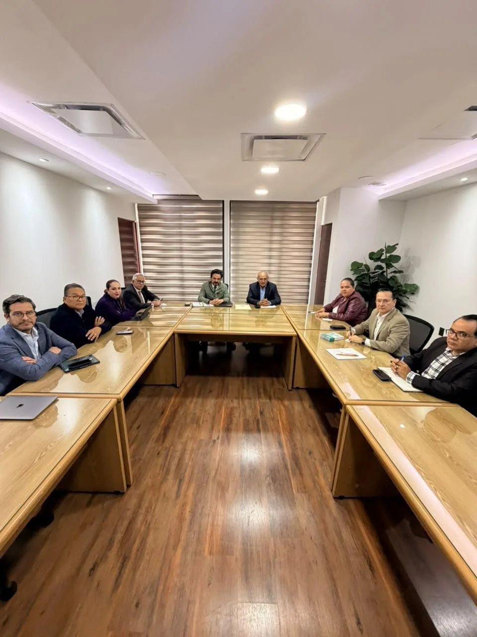 IMSS y SNTSS instalan mesa de negociación tras rechazo salarial
