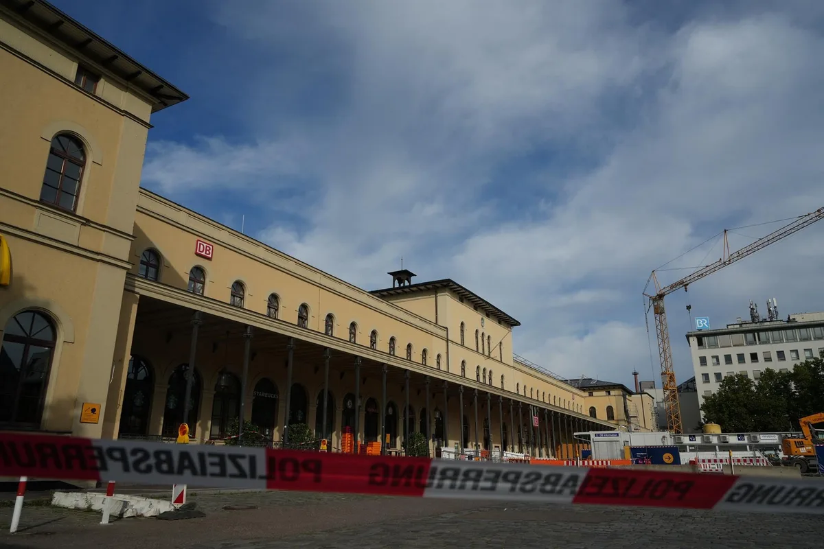 Heridas dos personas por la explosión de un objeto no identificado cerca de la estación de tren de Augsburgo