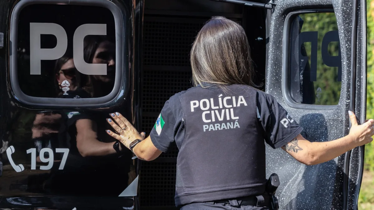 Vizinho atrai criança dizendo que vai 'benzê-la', a estupra e é flagrado pela própria filha, no Paraná