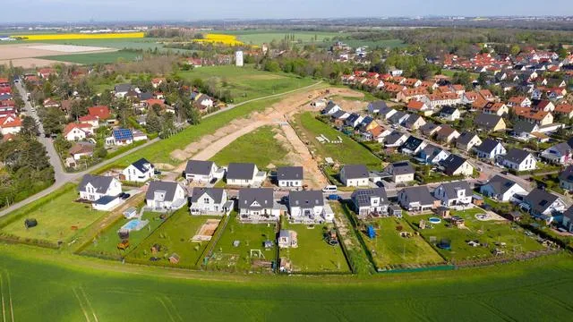 Häuser und Wohnungen: Immobilienpreise steigen - aber Rückgänge in Metropolen