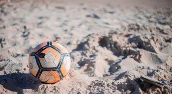 Portugal nas meias-finais da Superfinal da Liga Europeia feminina de futebol de praia