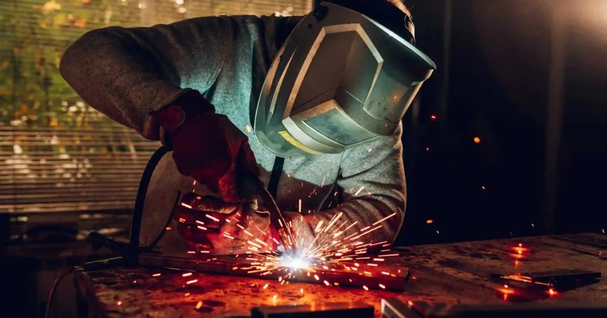 Nuevas escalas UOM para metalúrgicos septiembre 2026: cómo se cobra el piso mínimo y los bonos extraordinarios