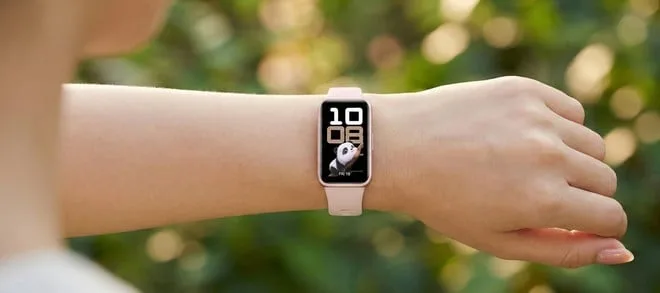Huawei Band 10: pulseira inteligente com tela AMOLED fica mais barata hoje