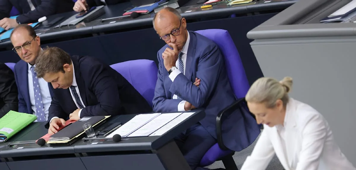 Grüne nur noch zwei Punkte hinter Union – Merz’ Beliebtheitswert fällt auf neuen Tiefstand