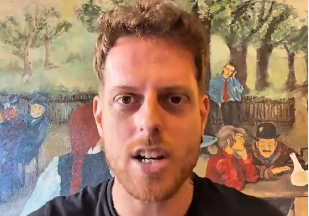 Abraham Galera, hostelero catalán: «Que te obliguen a tener una lengua en la que atender me parece algo muy antiguo. No me gusta un pelo»