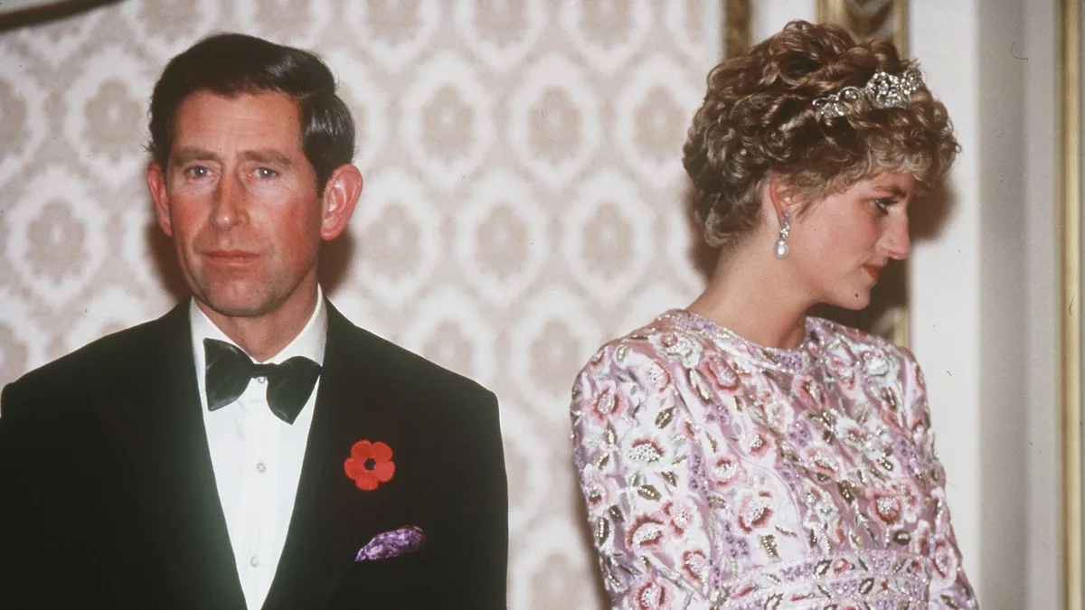 Las explosivas revelaciones sobre Diana de Gales que desatan una nueva crisis en los Windsor: "Descubrió una pulsera que el príncipe Carlos le había comprado a Camilla"
