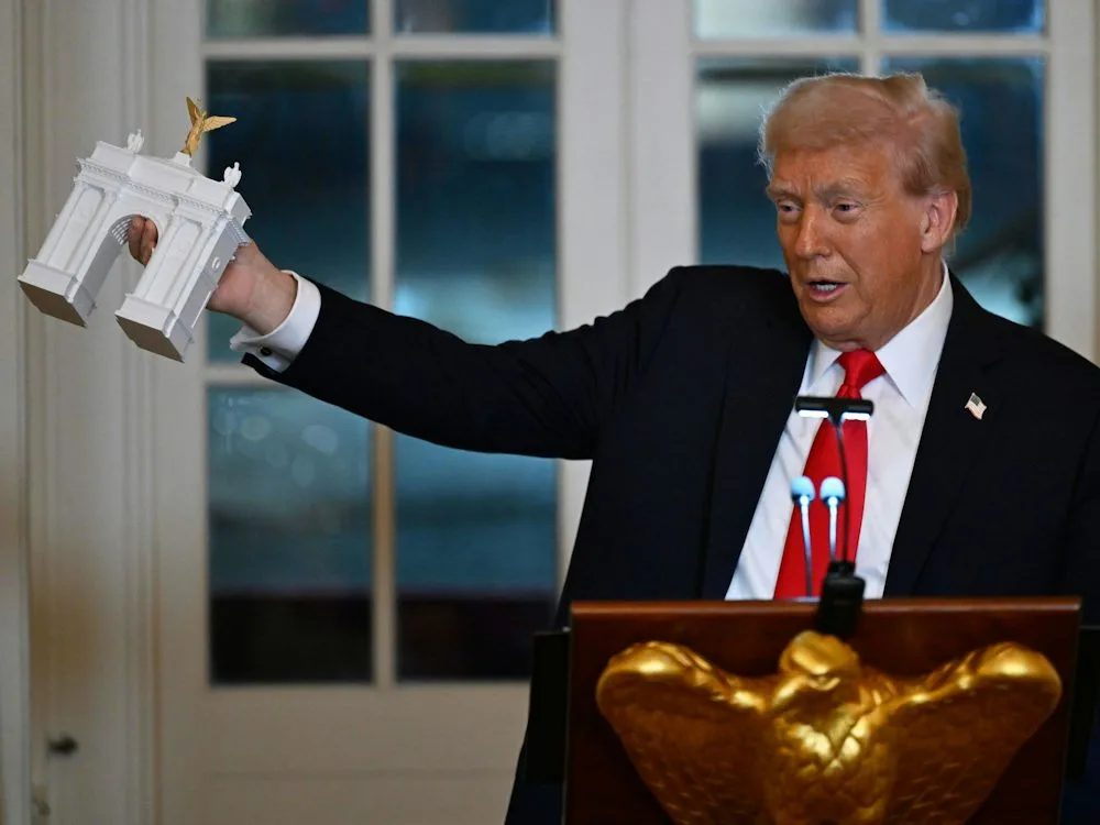 USA-Newsblog: Trump will geplanten Triumphbogen zum Militärkomplex machen