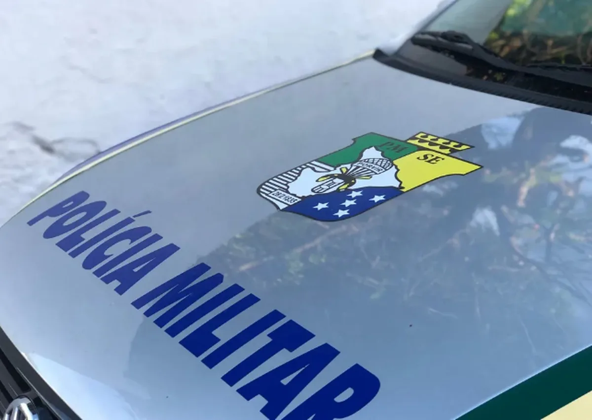 Homens armados invadem casa e atiram contra casal durante tentativa de assalto em Poço Verde