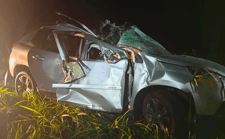 Casal de idosos sofre grave acidente na PR-090; mulher de 72 anos morre e motorista de 80 fica ferido