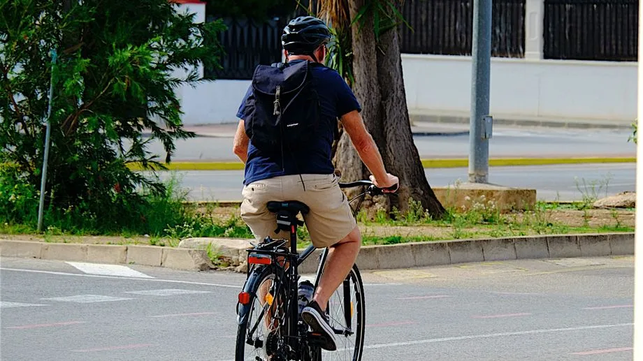 "Il y a un problème de société" : à Dijon, un cycliste percuté par une voiture annonce porter plainte