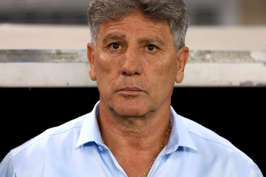 Renato Gaúcho sai em defesa de auxiliar preso e se posiciona sobre disputa entre Lula e Flavio Bolsonaro