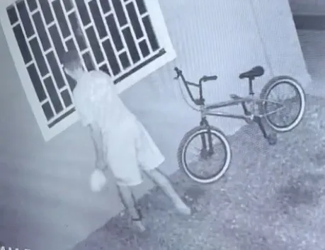VÍDEO: de tornozeleira, homem 'desliga' cerca elétrica, invade casas e furta roupas de varal e bicicleta em Santarém