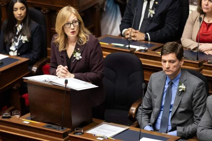 B.C. Finance Minister Brenda Bailey diagnosed with ‘early-stage, treatable cancer’