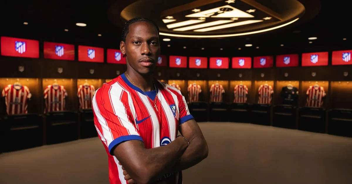 Quién es Jonathan David, el 9 que llegó al Atlético de Madrid y que competirá con Julián Álvarez