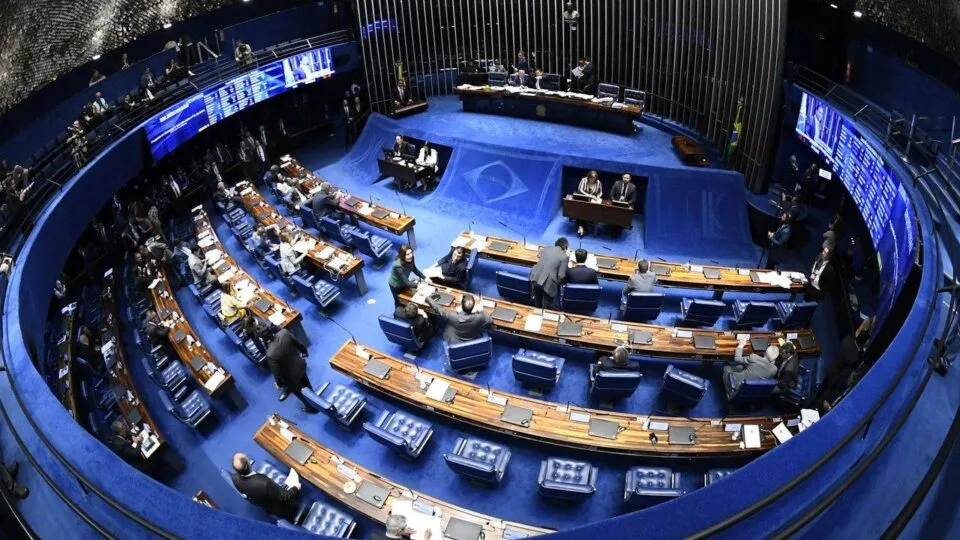 Oposição esvazia plenário para impedir votação da jornada 6×1 no Senado
