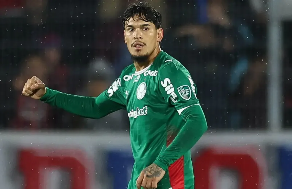 Zagueiro-artilheiro, Gómez atinge marca histórica em classificação do Palmeiras na Libertadores