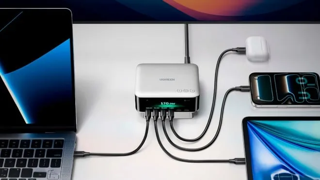 UGREEN lança novo carregador de mesa Nexode Pro com 300 W, 8 portas e tela integrada