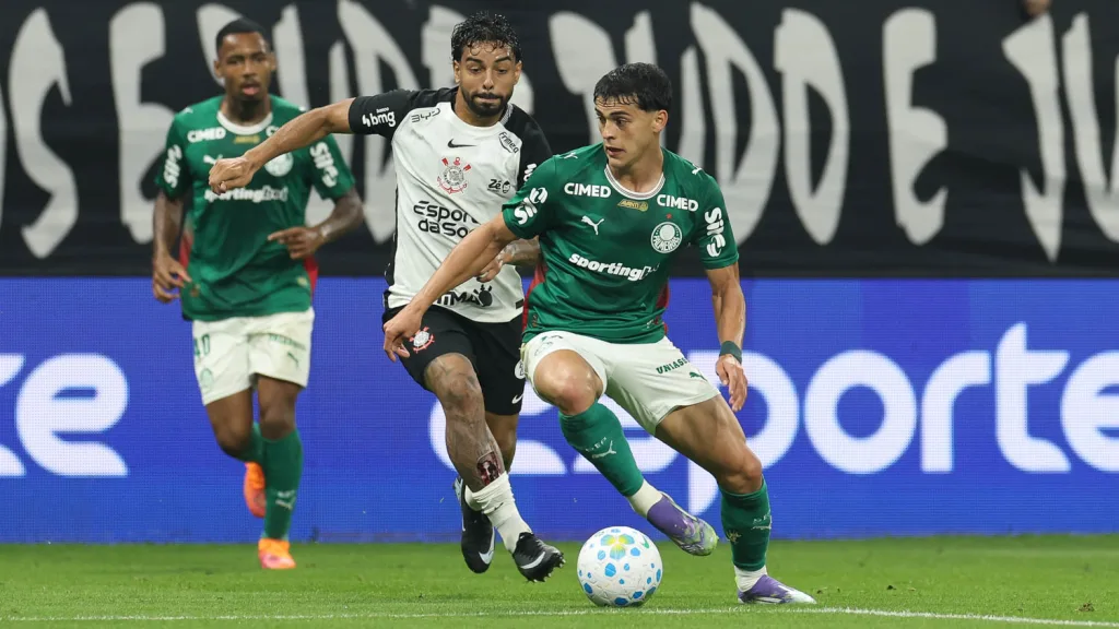 Palmeiras recebe o Corinthians em busca de retomar liderança do Brasileirão