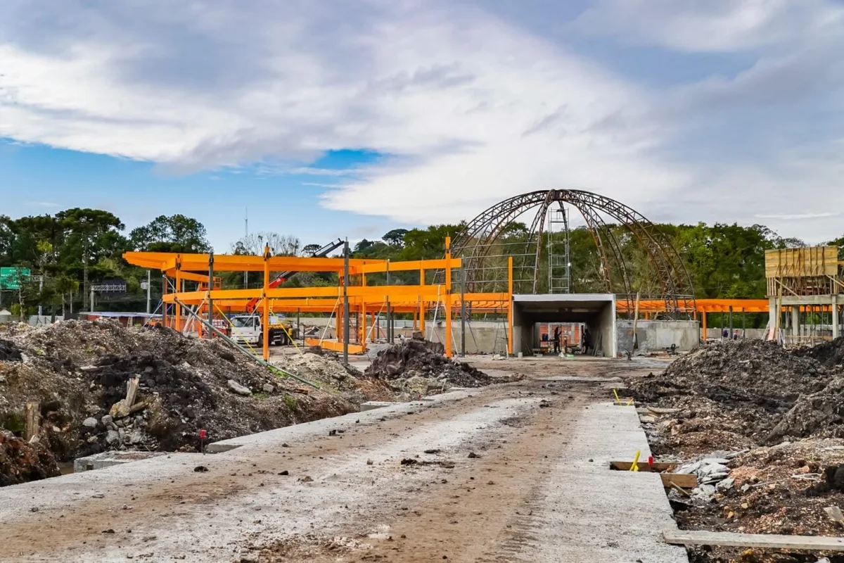 Planetário da Grande Curitiba começa a receber equipamentos de tecnologia alemã
