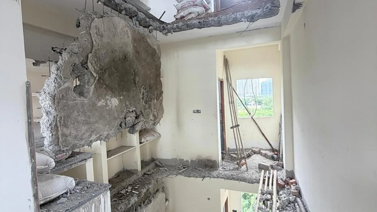 Cyberabad Municipal Corporation demolishes 21 unauthorised buildings across three zones