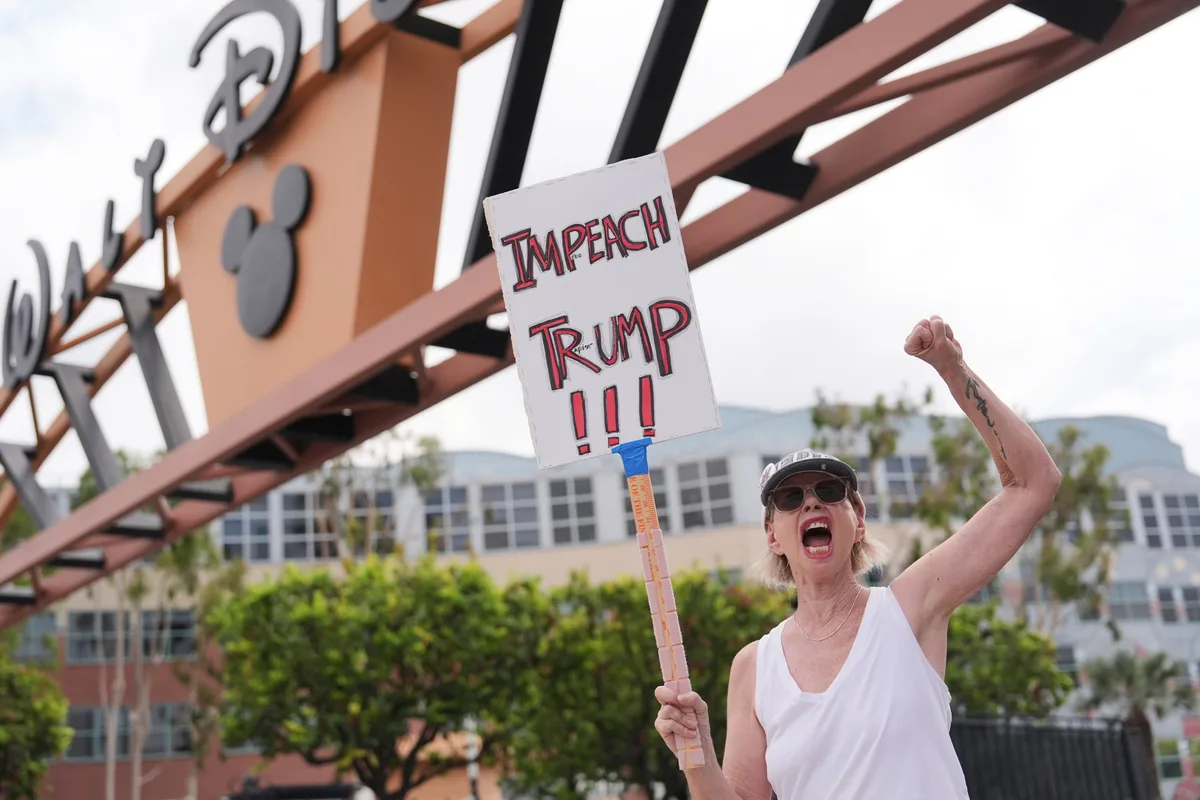 Disney demanda a la FCC por “una campaña de represalias” debido a las críticas de la cadena ABC a Trump