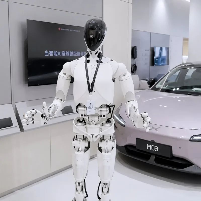 Actualité : Dans les concessions BYD, ce sont des robots humanoïdes qui accueillent les clients intéressés par une voiture électrique