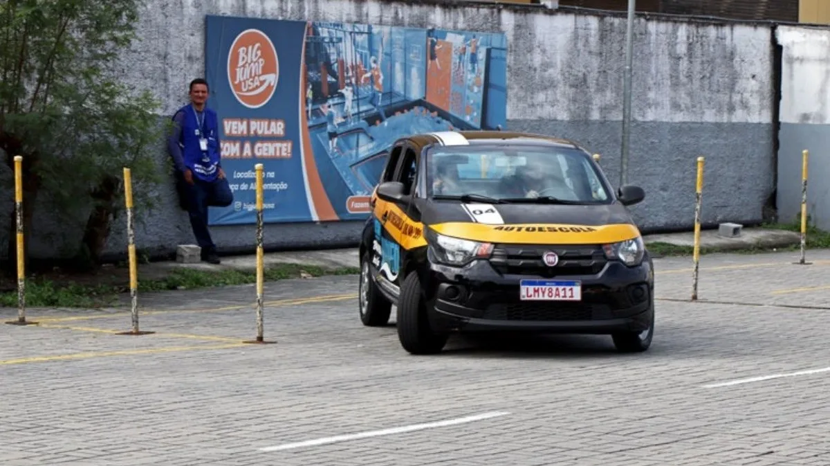 Detran RJ passa a permitir carros automáticos para quem vai tirar a CNH