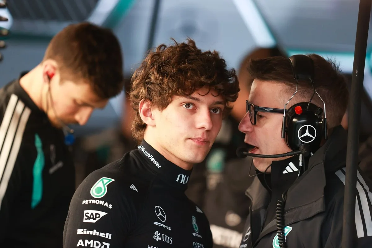 F1: Ex-Ferrari explica papel fundamental de Bonnington no sucesso de Antonelli
