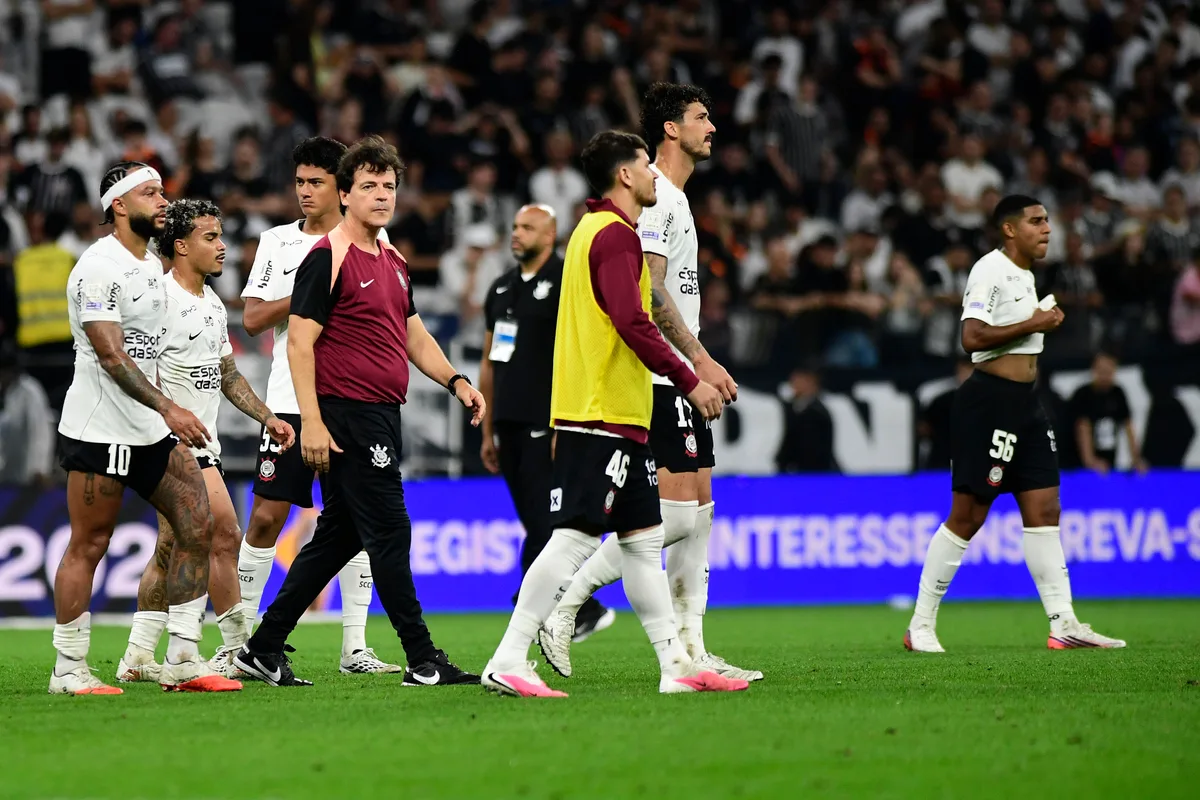Corinthians de Diniz tem queda no aproveitamento e mais derrotas do que antes da Copa