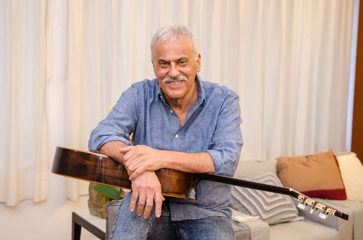 Criado entre Tom Jobim, João Gilberto e Dorival, Danilo Caymmi encontrou a própria voz: 'Ousando você atinge as coisas'
