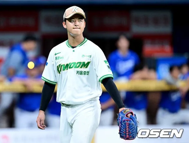 만루홈런 2방에 흔들린 1순위 유망주 듀오 “어린 선수들이 겪는 성장통, 자신있는 승부 해주길” [오!쎈 고척]