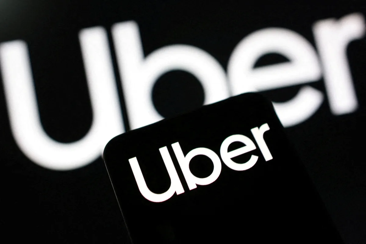 Uber se enfrenta a una multa récord en Europa por desactivar cuentas de conductores sin intervención humana