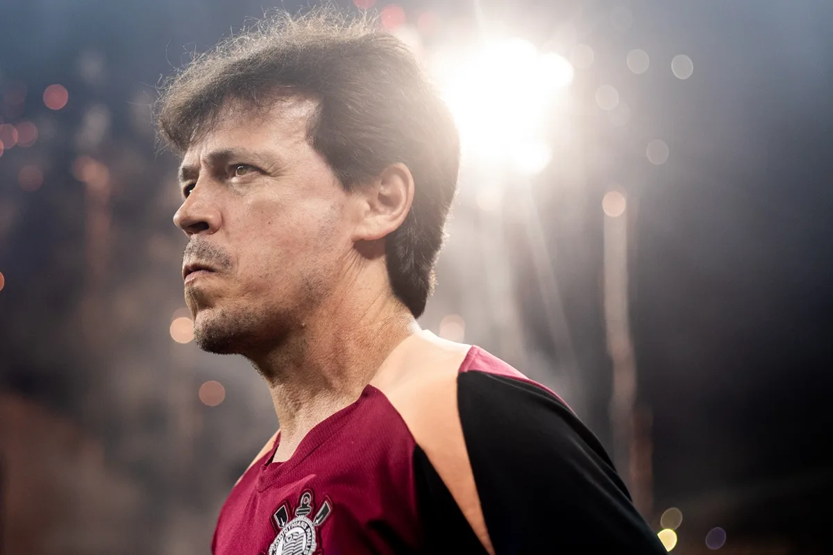 "Ele foi decisivo para a gente passar hoje", diz Diniz sobre Memphis