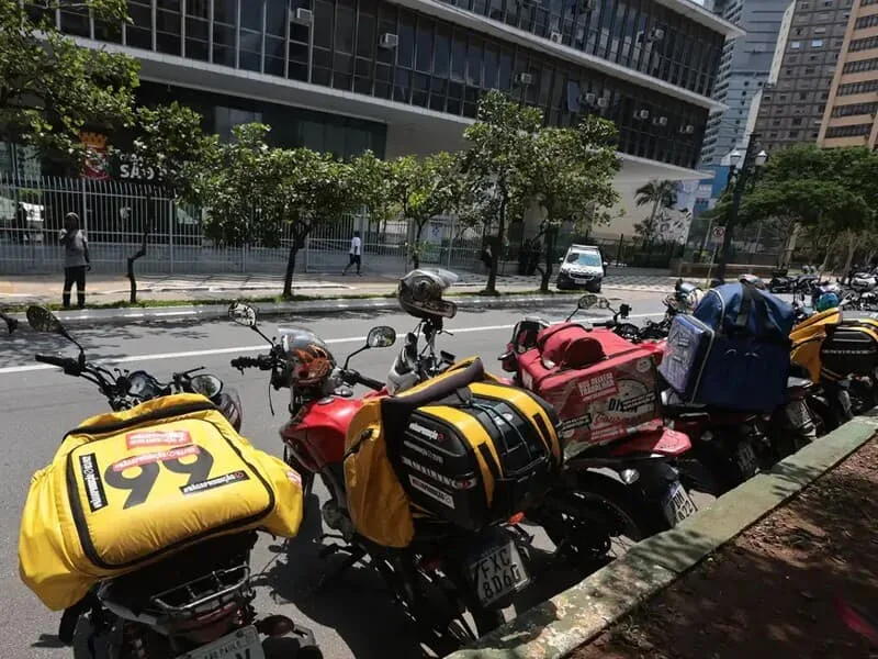 99Food e Keeta pagam até R$ 9 extra em dia de greve de entregadores