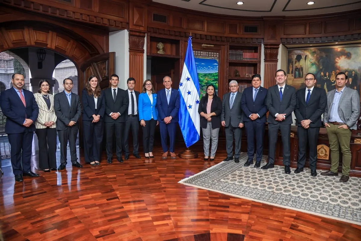Asfura aborda con Standard & Poor’s las perspectivas económicas y financieras de Honduras