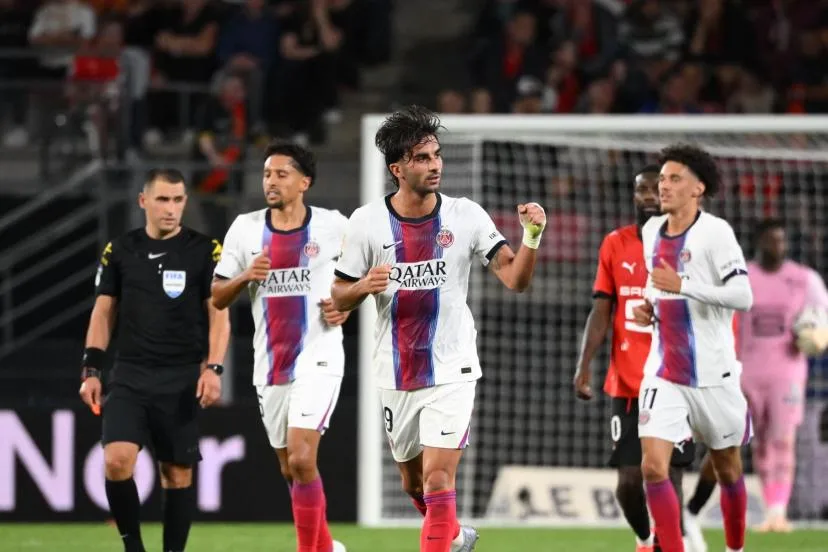 Grâce à un doublé de Ferran Torres, le PSG ramène le nul de Rennes