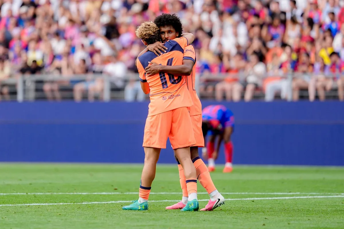 Adeyemi y Bisiwu muestran las cartas del Barça en Basilea