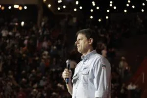 SP: em estreia na TV, Tarcísio aposta no impossível; Haddad apresenta currículo