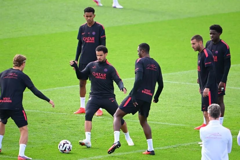 Interdits de déplacement pour le Classique à Marseille, les ultras du PSG ont pu assister à la dernière séance d'entraînement au Campus de Poissy