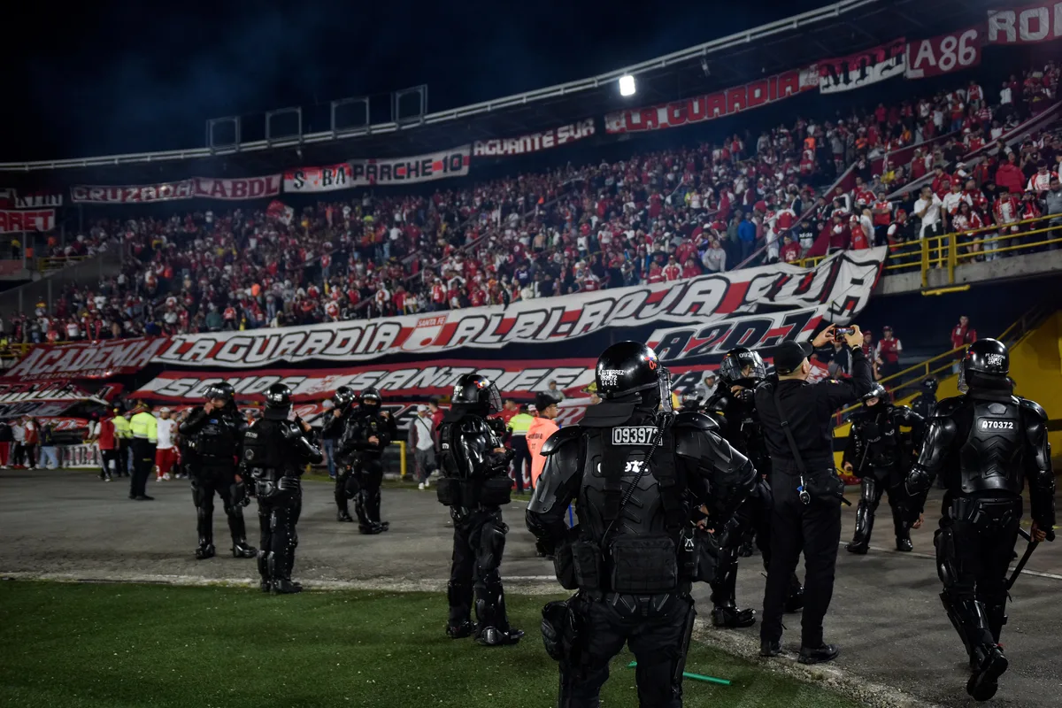 Líder de la barra brava de Santa Fe se pronunció tras los disturbios vs. América de Cali en El Campín: “Quitaron esa chiramenta en tiempo récord”