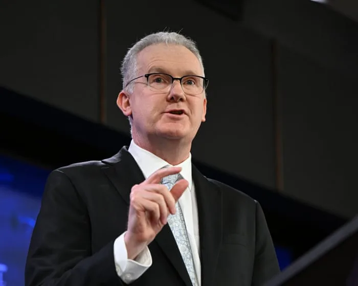 Labor announces new visa rules for foreign students bringing family to Australia – video