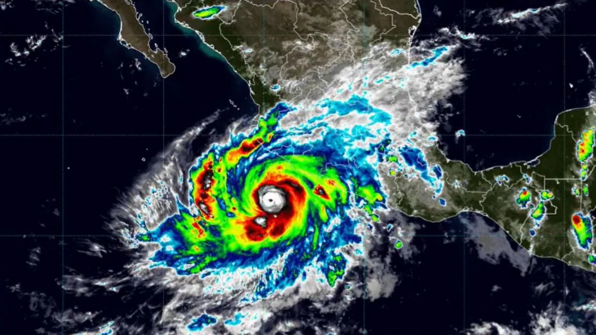 EN VIVO: Huracán ‘Simón’ se fortalece a categoría 3: ¿Dónde y cuándo tocará tierra en México?