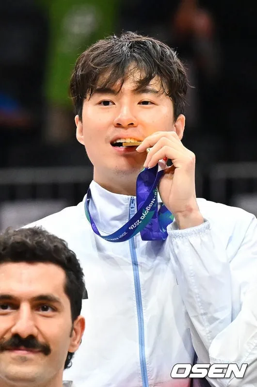 "한국에 졌다고 바로 버렸나" 日 농구 64년 만에 은메달인데 인터뷰 '칼같이 삭제'...지상파 축구 녹화중계로 급전환