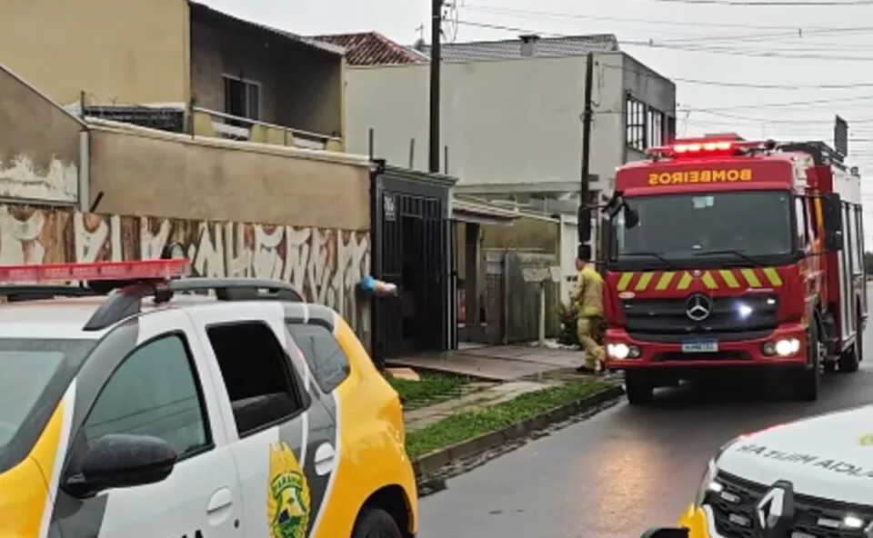 Após terminar relacionamento, homem provoca incêndio na própria casa e é preso em Fazenda Rio Grande