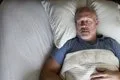 ¿Te despiertas muchas veces por la noche? Un estudio lo relaciona con un mayor riesgo genético de Alzheimer