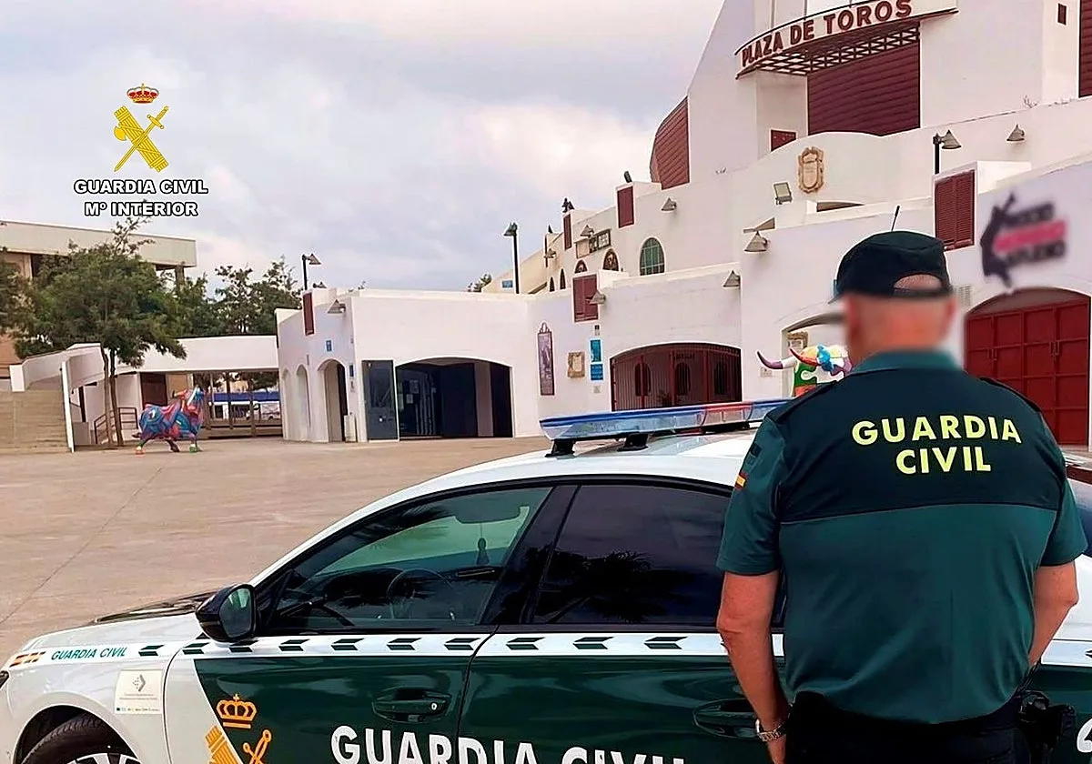 Investigan el hallazgo de un cadáver en una zona abrupta en la A-7
