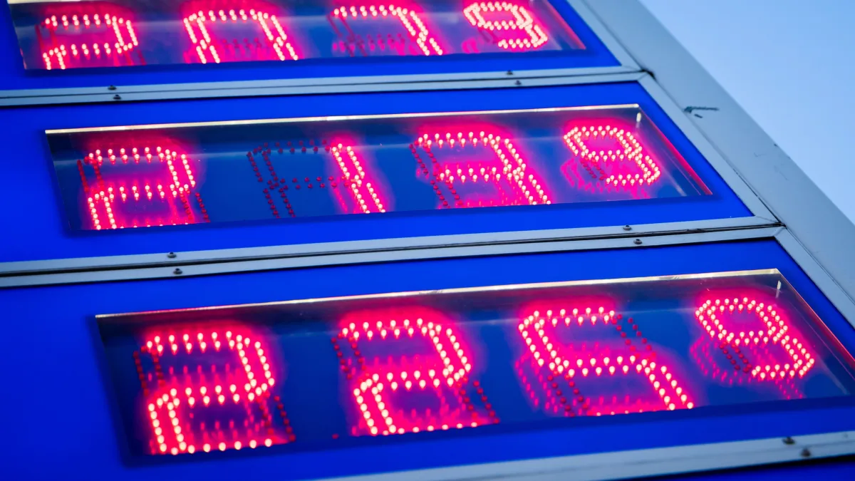 Business-Ticker: Blockiert Elliott die Telekom-Fusion?