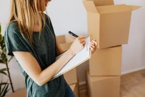 Vai alugar sem fiador? Entenda as diferenças entre as garantias disponíveis