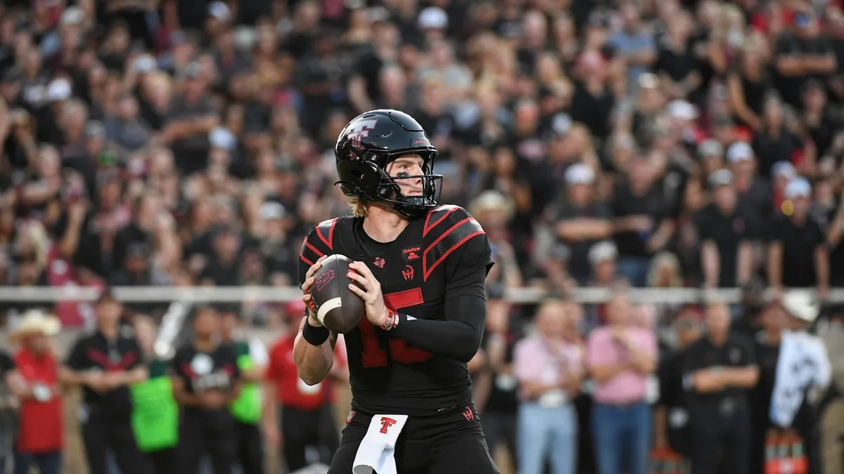 No. 13 Texas Tech holds on for 28-26 win over No. 22 Houston in Big 12 opener