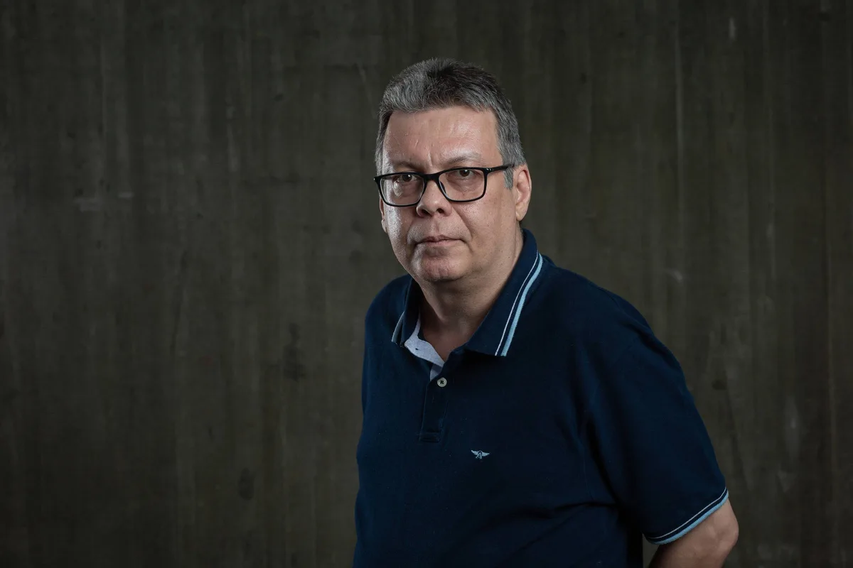 Alvaro Costa e Silva lança coletânea de crônicas publicadas na Folha em livraria de SP